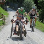 Robert mit Verfolgern im Steilstück auf Kies