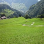 Hier werde ich runter fahren. Das Bild zeigt nicht annähernd wie steil der Weg ist.