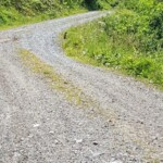 Auffahrt viel loser Schotter
