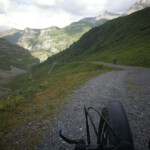 Blick hinunter aus dem Chinzigtal ins Hürital